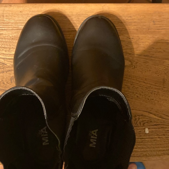 Black Leather Chelsea Platform Boots, size 8 - Picture 4 of 5